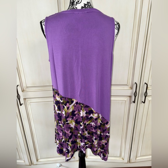LOGO Layers Size Large Purple Tank Top with Diagonal Floral Design - Picture 10 of 13